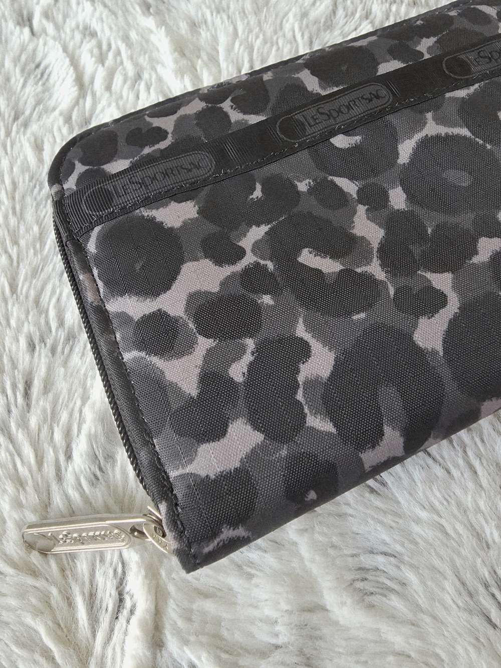 LeSportsac Black & Gray Cheetah Zip-around Tech Wallet - Picture 4 of 6
